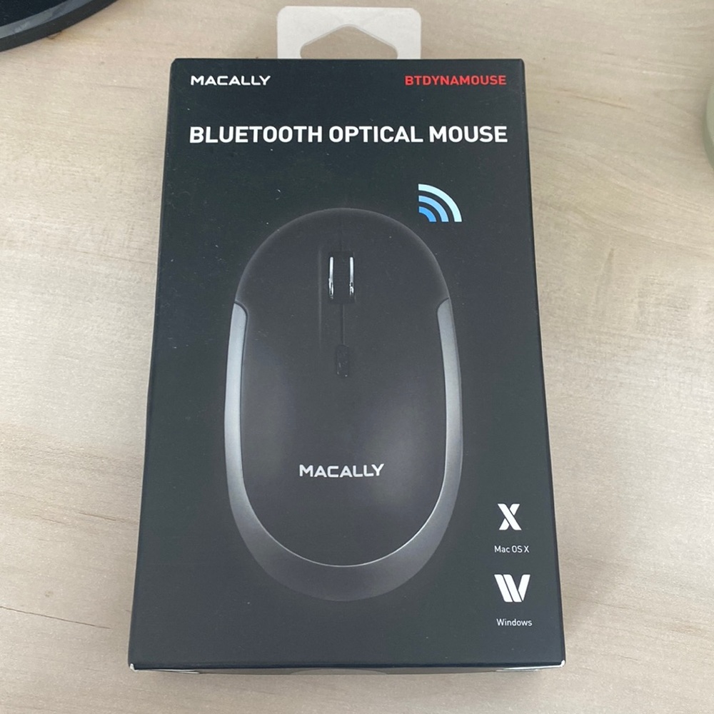 Macally Bluetooth optical mouse (brand new in box)